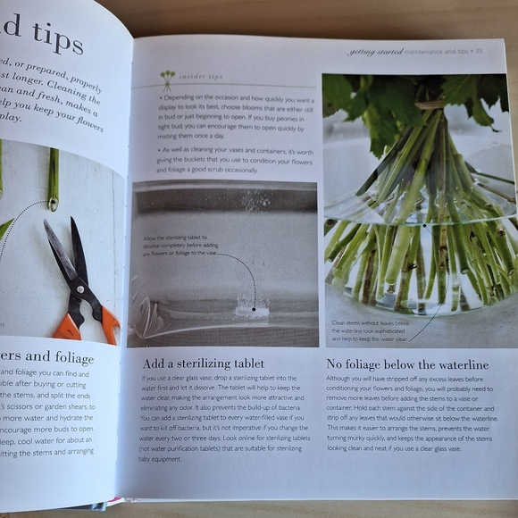 Simple Flower Arranging by Mark Welford and Stephen Hicks Hardcover Book - Picture 4 of 6